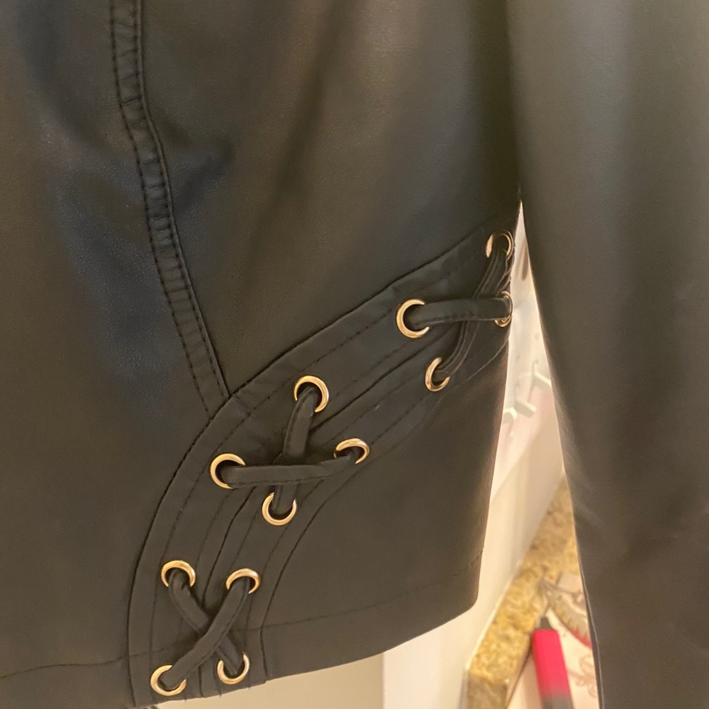 Black Cropped Leather Jacket - image 1